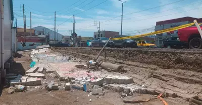 Muro perimétrico deteriorado del Politécnico Nacional del Santa en 2023
