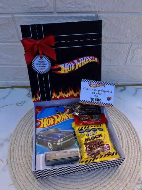 Cajitas hotwheels más carrito
