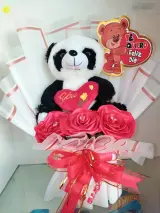 Ramo de rosas eternas con peluche