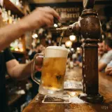 Chopp de cerveza artesanal helada 500ml