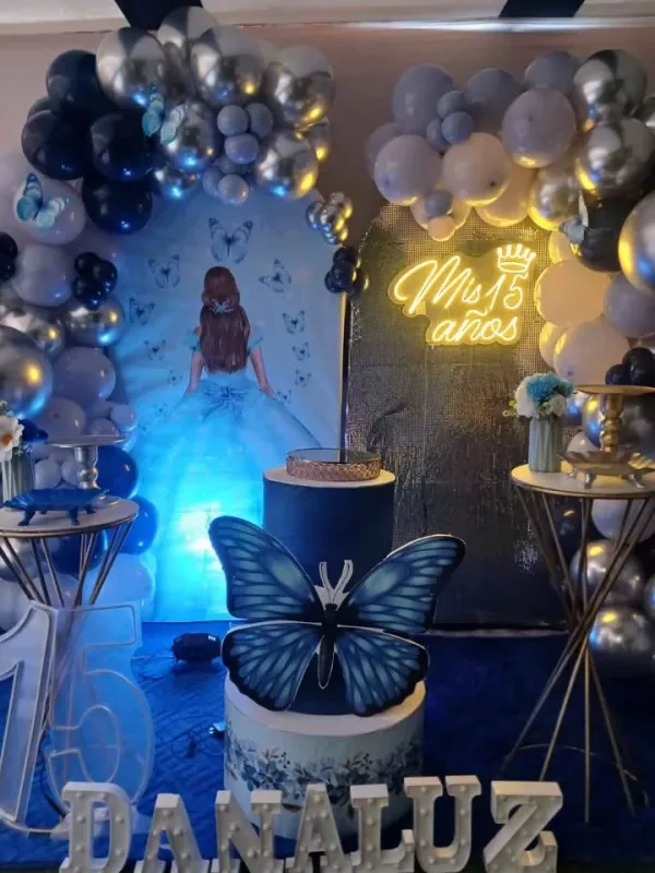 Arcos de globos y guirnaldas
