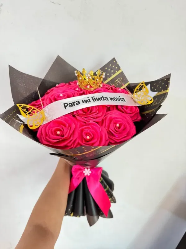 Ramo buchón de rosas azules «Para la más guapa»