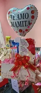 Detalles personalizados Wendy BF: cajitas de regalo, arreglos con globos, canastas de chocolates y flores para el Día de la Madre y cumpleaños en Chimbote