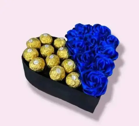 Detalles para papá de Wendy BF: canastas con globos, cajas de madera con cervezas, ramos de rosas azules y cajas de corazón con chocolates en Chimbote