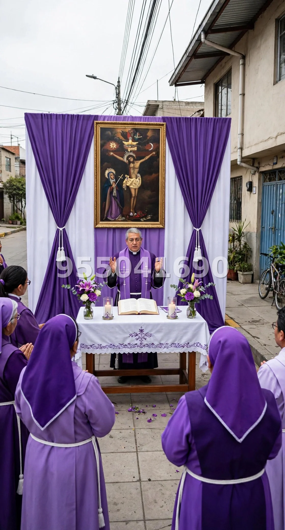 Fondo de altar Señor de los Milagros diseño 18: con globos morado y blanco en las esquinas