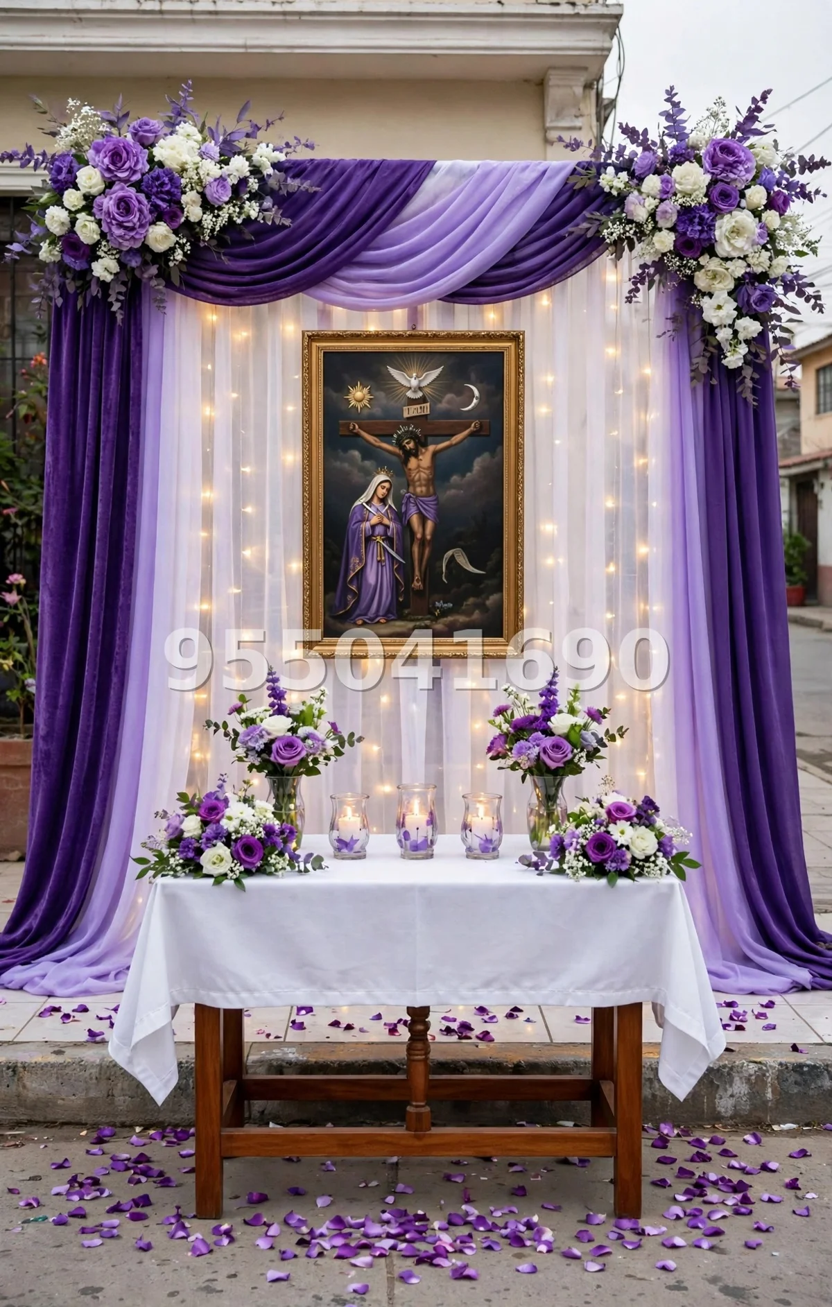 Fondo de altar Señor de los Milagros diseño 33: con el cuadro en marco dorado y cortinas en dos tonos