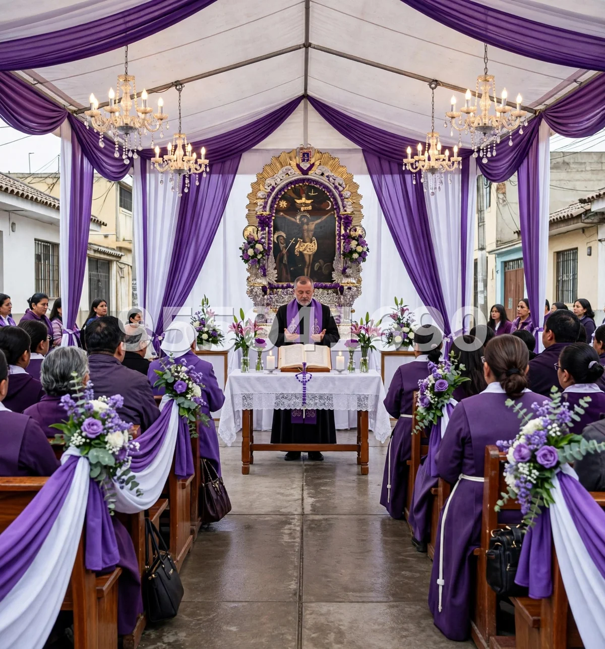 Fondo de altar Señor de los Milagros diseño 38: con dosel de telas en morado de varios tonos y blanco