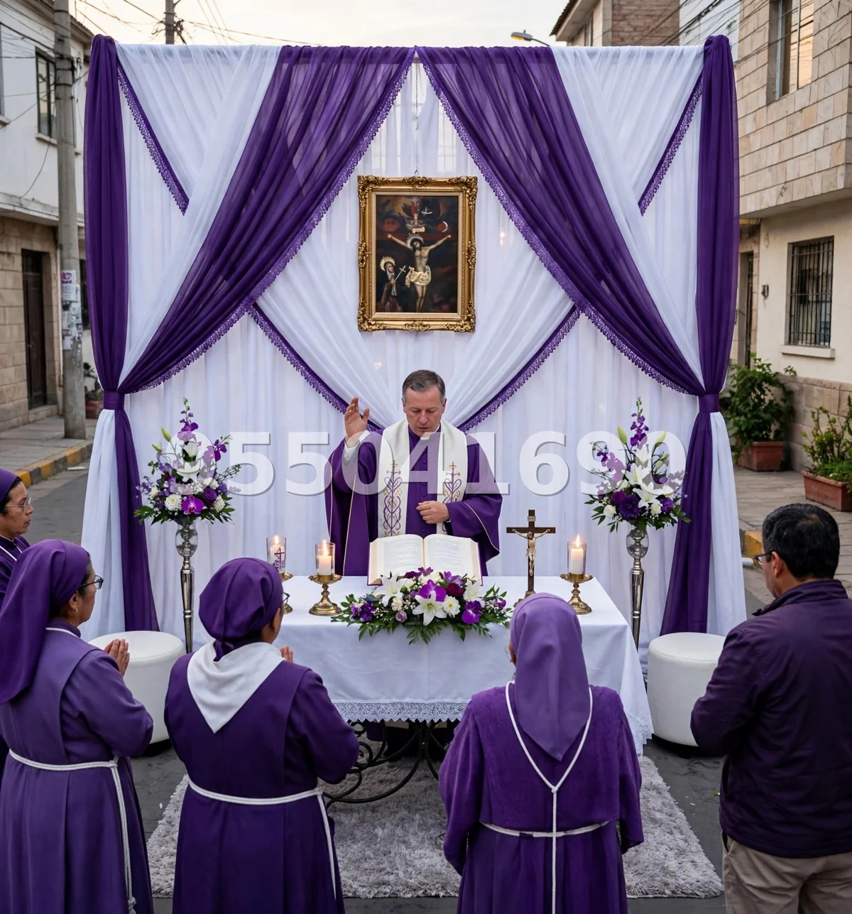 Fondo de altar Señor de los Milagros diseño 44: con caída clásica en morado de dos tonos y blanco