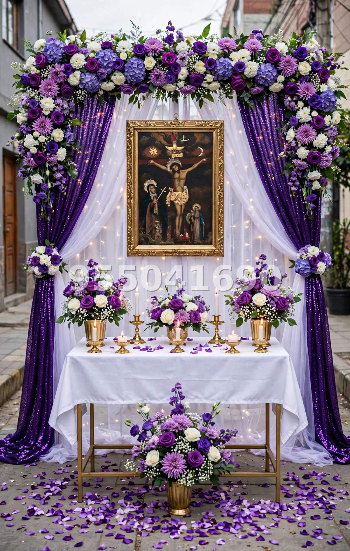 Fondo de altar Señor de los Milagros diseño 45: con arco floral arriba y cortinas con lentejuela