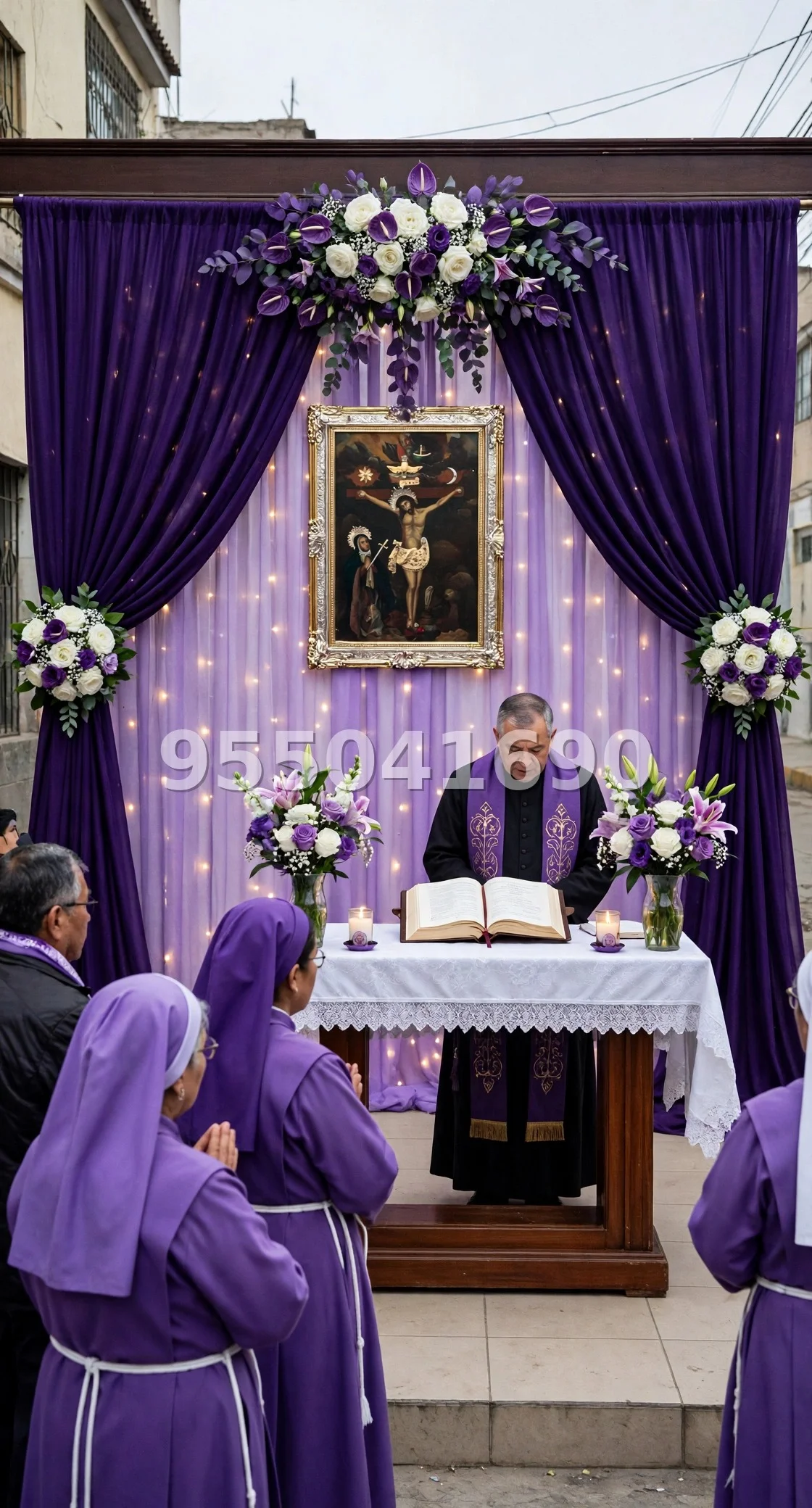 Fondo de altar Señor de los Milagros diseño 47: con velas en fanales y lucecitas cálidas en la tela