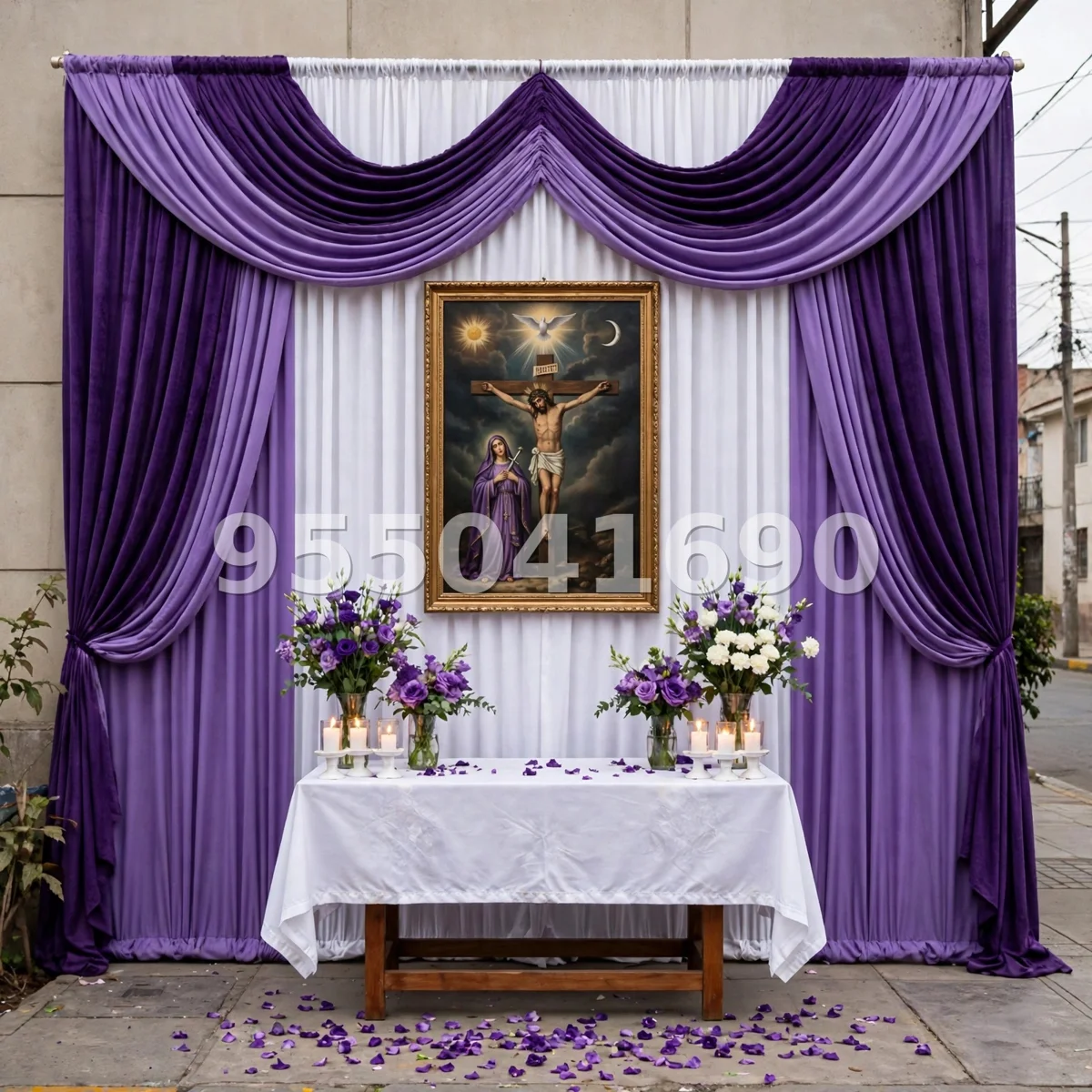 Fondo de altar Señor de los Milagros diseño 54: con el cuadro en marco dorado y cortinas en dos tonos