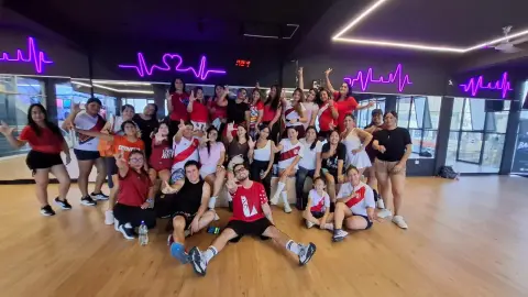 Gimnasio Aventura Gym Chimbote: musculación, funcional, fight training y clases de baile en Jr. Elías Aguirre 181, Chimbote