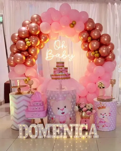 Decoración de baby shower para niña «Pétalos»