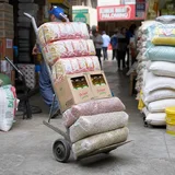 Abarrotes básicos y productos de bodega