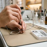 Servicio de ajuste, soldadura y cambio de plaquetas de montura de lentes con garantía