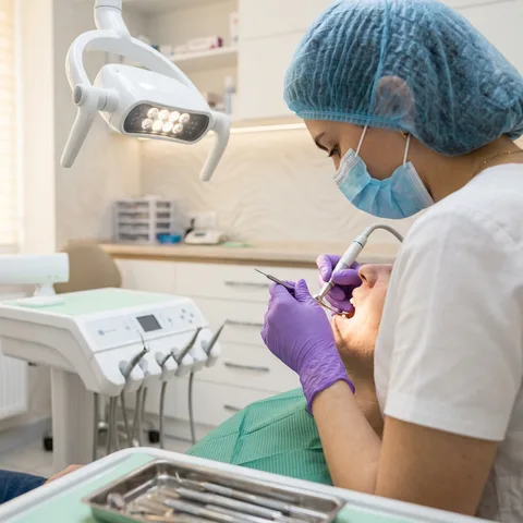 Limpieza y profilaxis dental profunda