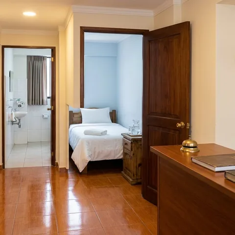 Noche en hostal con baño caliente