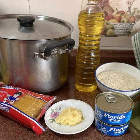 Canasta de abarrotes básicos del hogar