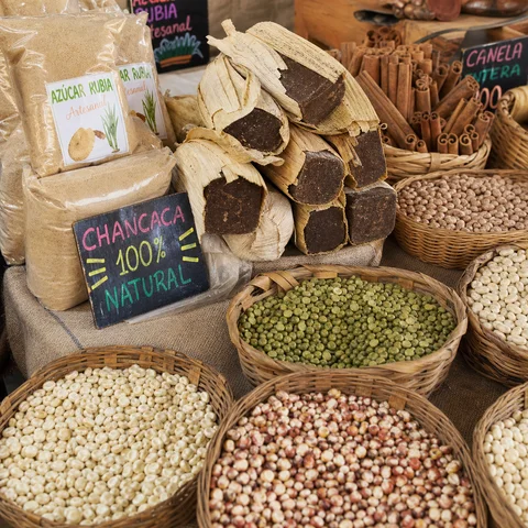 Abarrotes básicos de la compra diaria