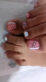 Pedicure spa con exfoliación y masaje relajante