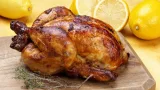 Pollo a la brasa con papas y ensalada