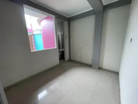 20 habitaciones con bano propio en 3 pisos