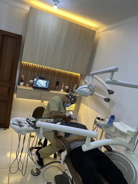 CONSULTORIO DENTAL RUGUZ/ 979700915