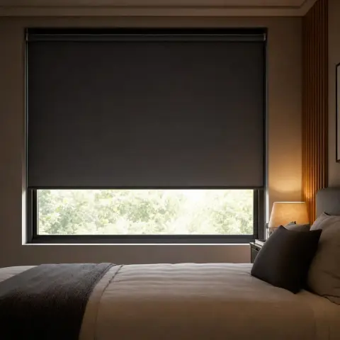 Roller blackout a medida para dormitorio
