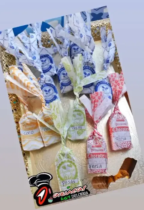 Chocotejas artesanales surtidas (pecanas, pasas, coco y fresa)