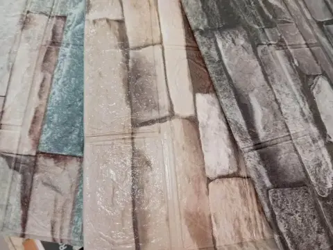 Vinilo autoadhesivo 3D imitación piedra — modelos F-24 y F-25, 70 × 77 cm