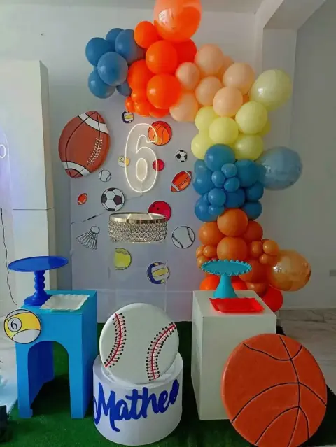 Decoraciones temática y piñatas personalizadas