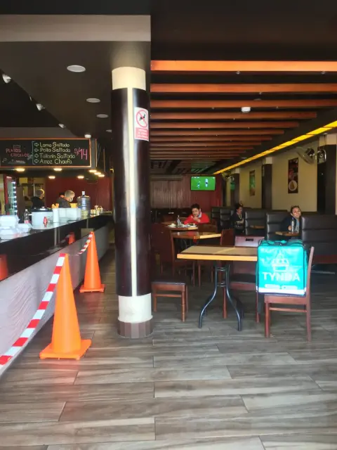 DELCÁ'S Pollería & Parrilladas