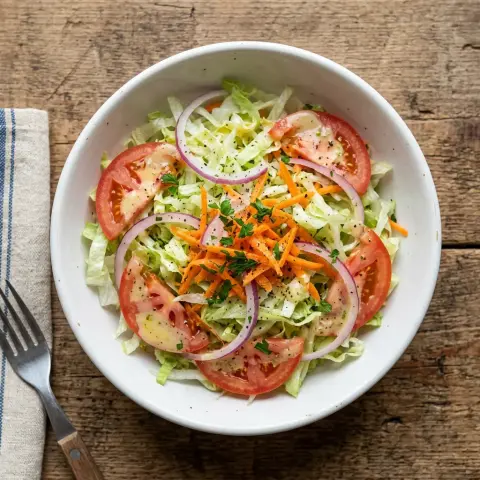Ensalada fresca clasica de la casa