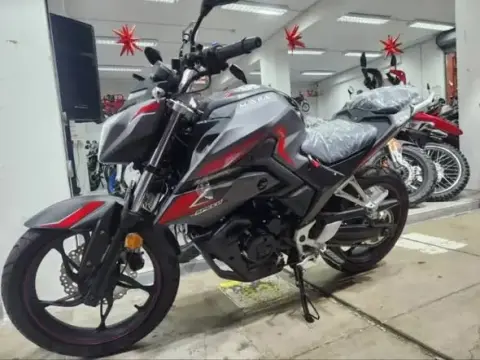 Moto naked gris oscuro 0 km