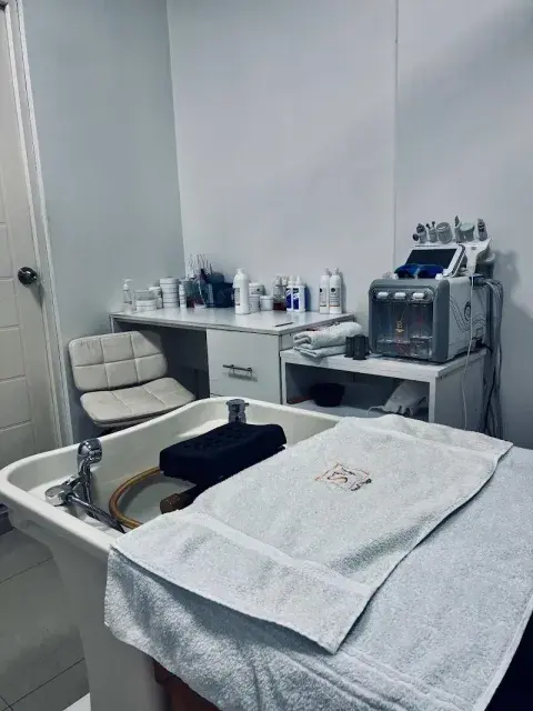 Elegance Vip Suites & Spa