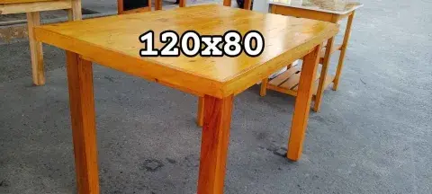 Mesa de madera 1.20 × 80 (patas gruesas resistentes)