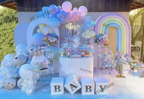 Alquiler de mesas redondas con mantelería fina para Baby Shower en Santa