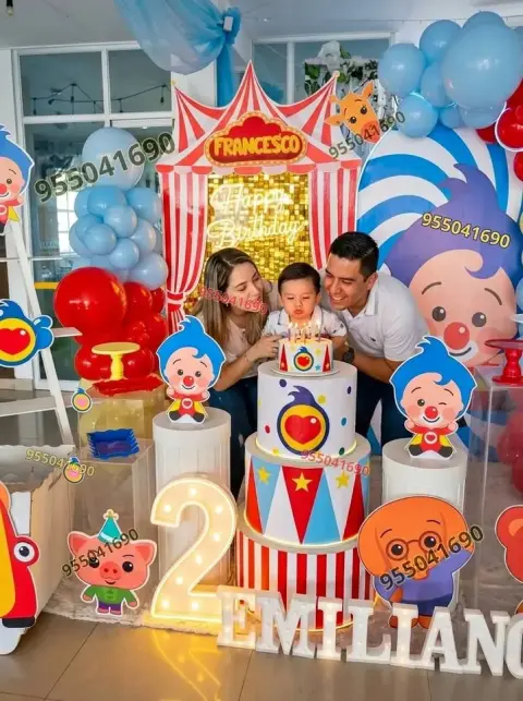 Arco de globos de bienvenida de Plim Plim en Coishco