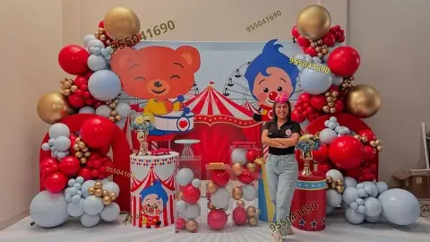 Centros de mesa personalizados con el nombre del cumpleañero en Chimbote