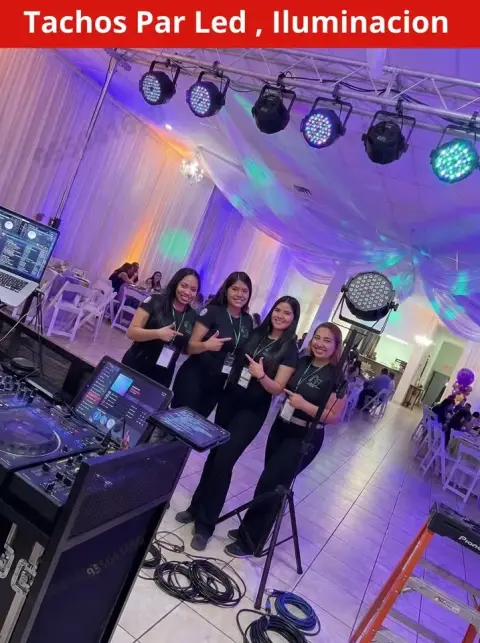 Alquiler de tachos par led y baño de luz de colores para eventos en Nuevo Chimbote