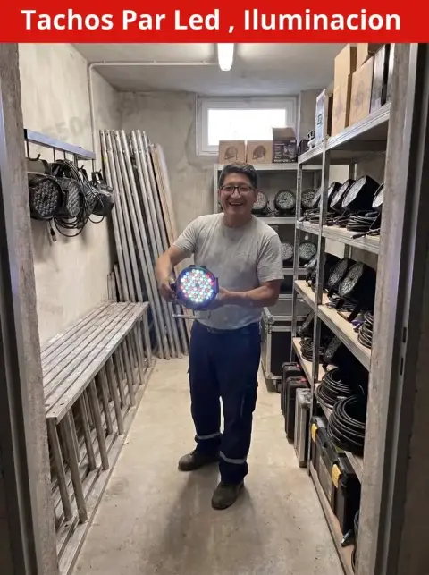 Baño de luz led para paredes y fachadas de locales en Guadalupito