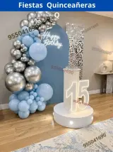 Decoración con globos metálicos en celeste en Campo Nuevo