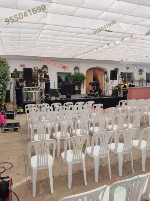 Alquiler de sillas blancas Tiffany Chiavari en Chimbote