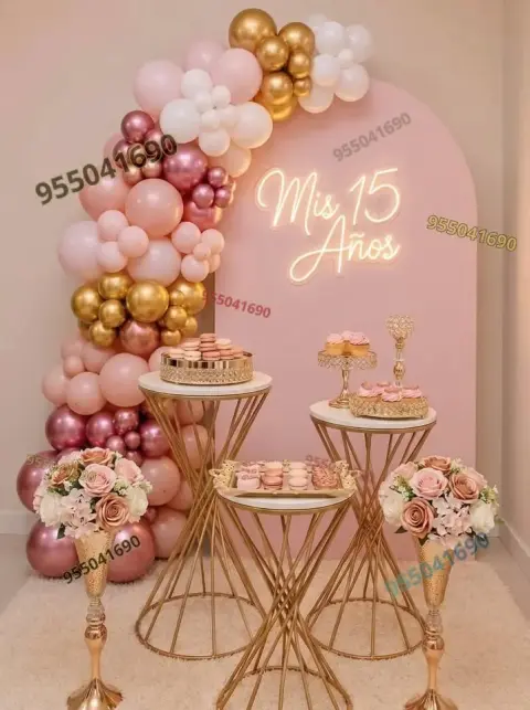 Decoración de 15 años en oro rosa con mesa principal en Chimbote