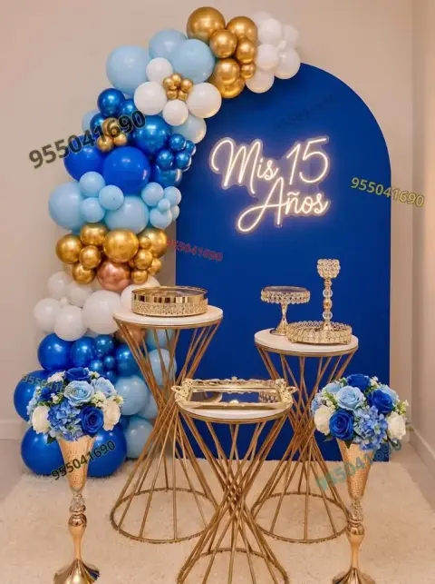 Quince años temáticos azules con mesas de cristal y LED en Santa