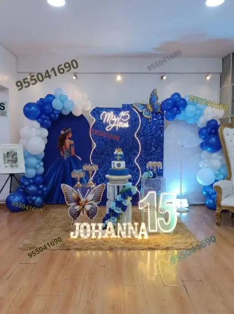 Decoración de 15 años azul y plata en Guadalupito