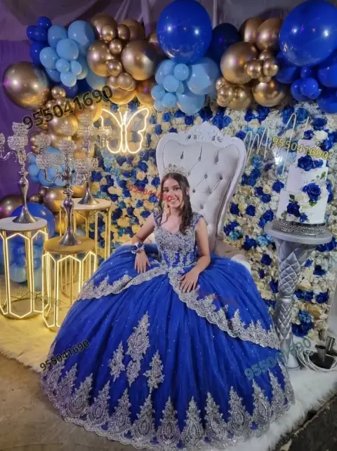 Decoración de quinceañera en paleta azul para salón en Casma
