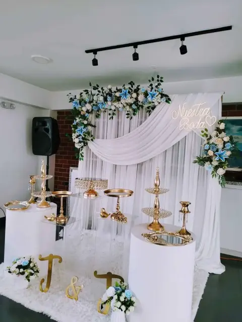 Decoración para Boda Civil en blanco y dorado