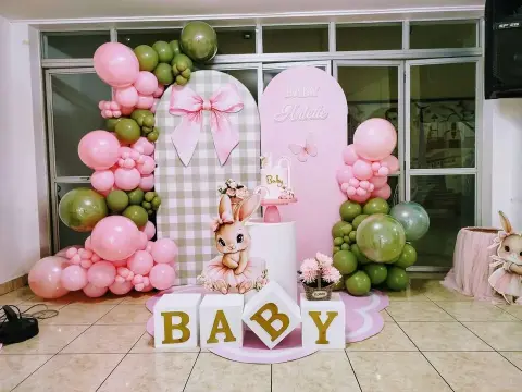 Decoración de baby shower para niña (temática conejita)