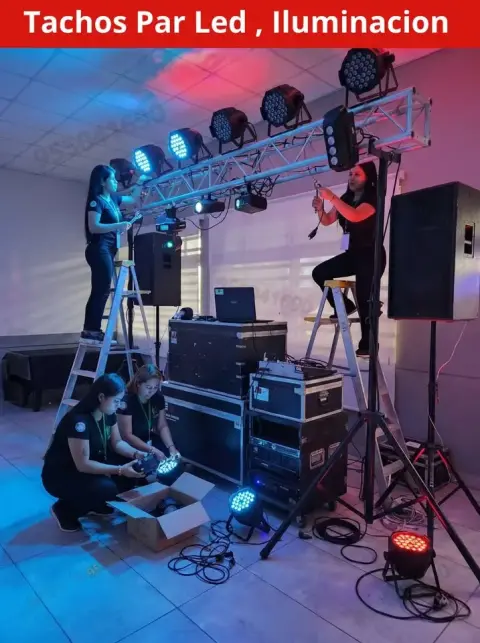 Iluminación para eventos: tachos Par LED y luces rítmicas (desde S/ 45)